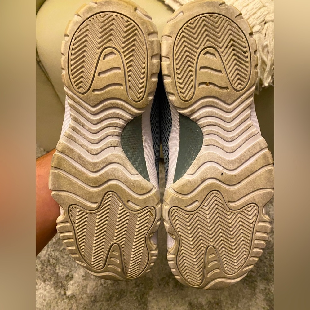 Jordan Future Low Wolf Grey Mesh Sneakers - Picture 5 of 5